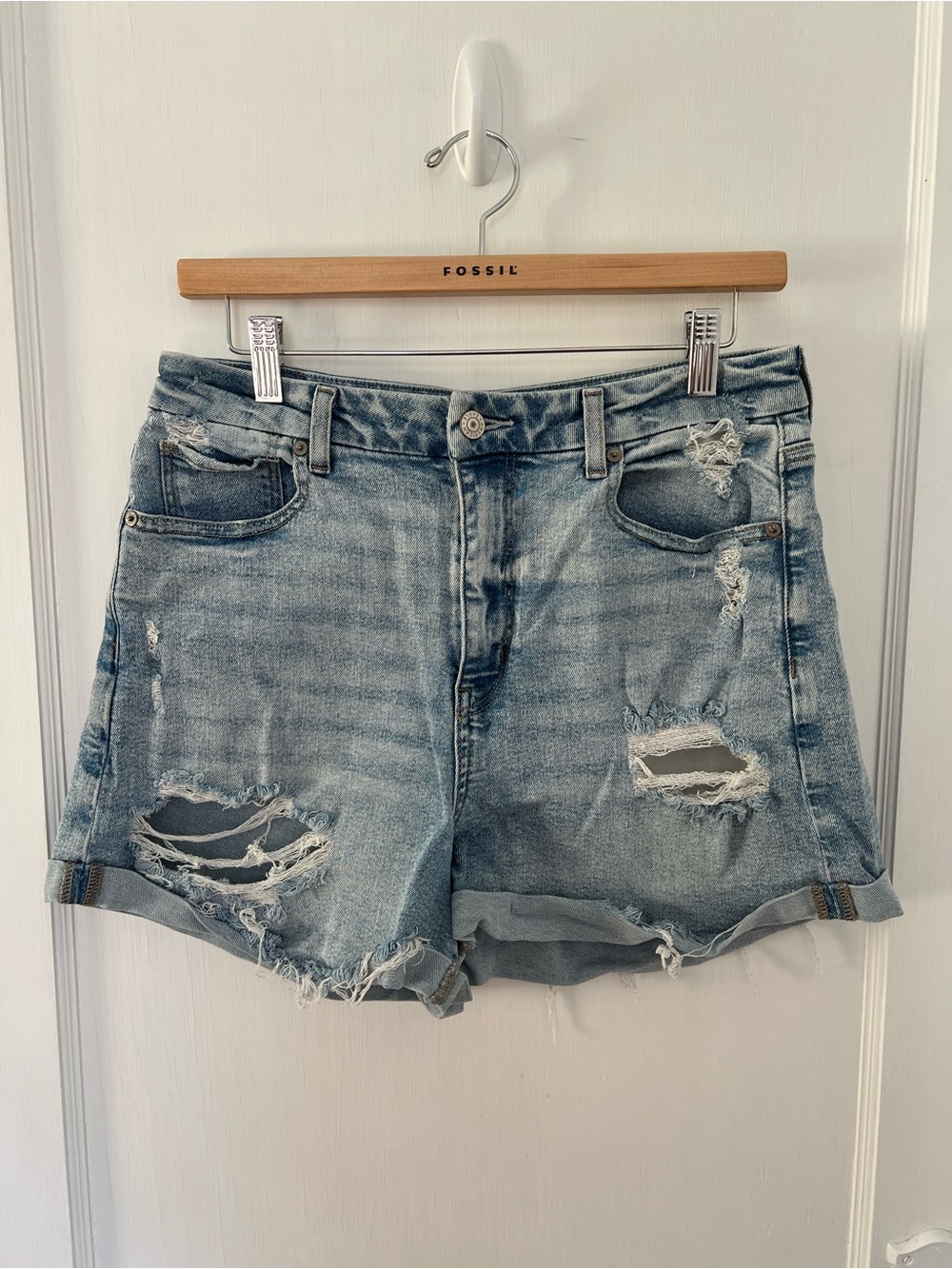 American Eagle - High- Rise Curvy Stretch Mom Short - Medium Wash